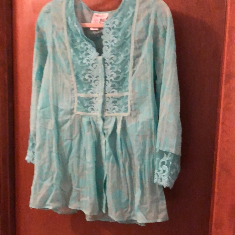 STUNNING COLDWATER CREEK NWOT M ACQUA TOP